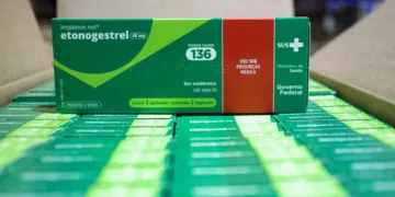 SUS amplia oferta de implantes hormonais e prevê qualificar 11 mil profissionais