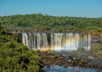 Visitação recorde em parques nacionais injeta R$ 20 bilhões no PIB