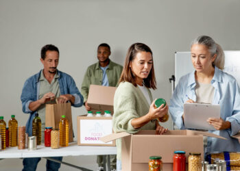 Empreendedorismo por exaustão e consumo reativo expõem desafios estruturais no Brasil