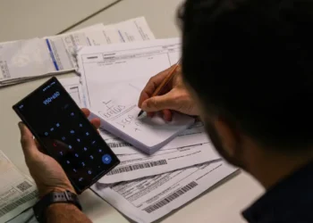 Empresas terão que decidir em setembro se ficam no Simples em 2027 e escolha pode afetar lucro 19 Empresas terão que decidir em setembro se ficam no Simples em 2027 e escolha pode afetar lucro