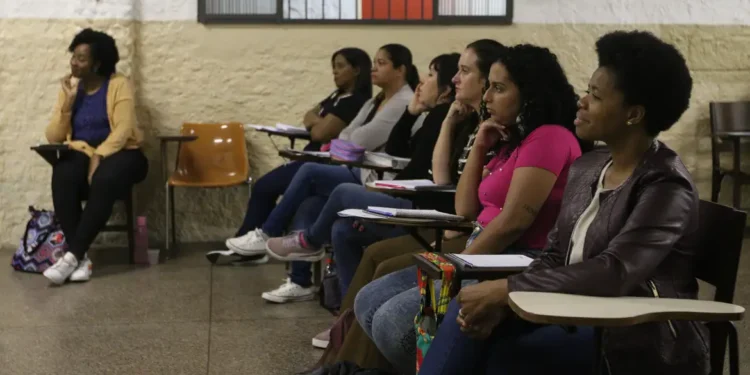 MEC seleciona 504 cursinhos populares para rede nacional de apoio ao Enem 14 Foto: Rovena Rosa