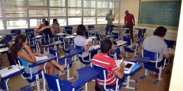 Metade dos professores formados em EAD apresenta desempenho insuficiente no Enade 15 Metade dos professores formados em EAD apresenta desempenho insuficiente no Enade