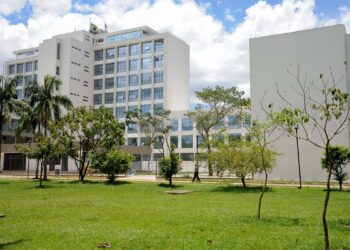 Estudantes mantêm ocupação da reitoria da USP e cobram retomada de negociações