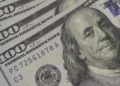 Dólar sobe para R$ 5,06 e bolsa cai após inflação acima do esperado e queda do petróleo 21 Dólar sobe para R$ 5,06 e bolsa cai após inflação acima do esperado e queda do petróleo