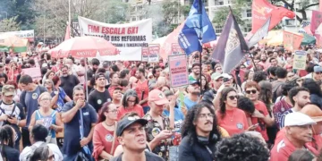Horas extras lideram ações no TST e debate sobre fim da escala 6×1 ganha força