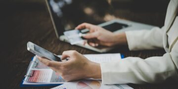Receita Federal monitora Pix, cartões e transferências? Especialista explica como funciona fiscalização