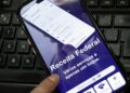 Cerca de 900 mil contribuintes ainda não haviam enviado declaração do Imposto de Renda a cinco horas do prazo final