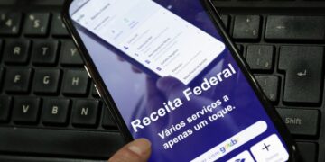 Cerca de 900 mil contribuintes ainda não haviam enviado declaração do Imposto de Renda a cinco horas do prazo final