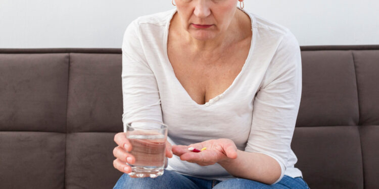 Anvisa aprova medicamento não hormonal para tratamento dos sintomas da menopausa 14 Foto:Magnific
