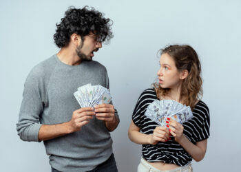Diferença salarial entre homens e mulheres é menor em entidades sem fins lucrativos, aponta IBGE