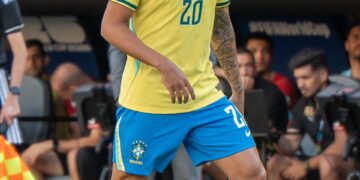 Lucas Paquetá tem lesão muscular confirmada e vira dúvida para sequência da Copa do Mundo
