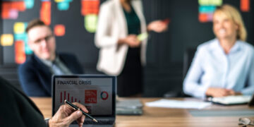 Empresas revisam escalas e jornadas diante de debate sobre semana de 40 horas e novas exigências da NR-1 15 Empresas revisam escalas e jornadas diante de debate sobre semana de 40 horas e novas exigências da NR-1