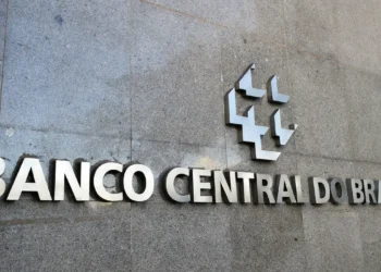 Mercado financeiro eleva previsão da Selic para 13,75% em 2026