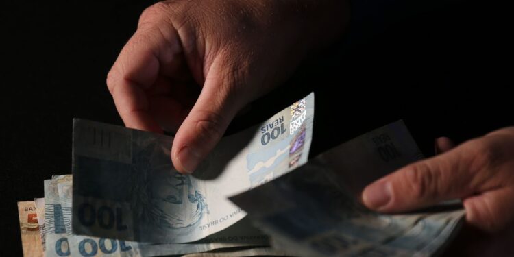 Brasileiros sacam R$ 482,8 milhões em valores esquecidos; ainda há R$ 10,3 bilhões disponíveis 14 Foto:José Cruz