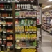 Fabricação de alimentos lidera geração de empregos na indústria brasileira em 2024, aponta IBGE