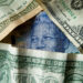 Dólar recua, bolsa cai e petróleo dispara com escalada das tensões entre EUA e Irã 2 Dólar recua, bolsa cai e petróleo dispara com escalada das tensões entre EUA e Irã