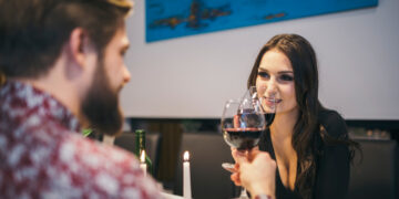 Turismo internacional impulsiona bares e restaurantes com alta do fluxo de visitantes em 2026