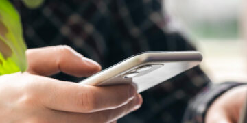 Pesquisa aponta preferência crescente por compras e atendimento via mensagens no WhatsApp 18 Pesquisa aponta preferência crescente por compras e atendimento via mensagens no WhatsApp