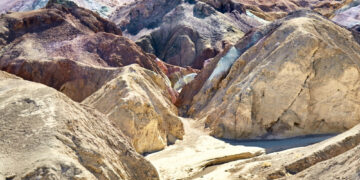 Isenção para quartzito reduz impacto de tarifa dos EUA, mas setor de rochas naturais ainda enfrenta desafios 15 Isenção para quartzito reduz impacto de tarifa dos EUA, mas setor de rochas naturais ainda enfrenta desafios