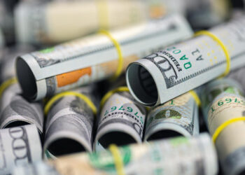 Dólar cai ao menor nível desde junho e Bolsa sobe mais de 2% impulsionada pelo petróleo 17 Dólar cai ao menor nível desde junho e Bolsa sobe mais de 2% impulsionada pelo petróleo