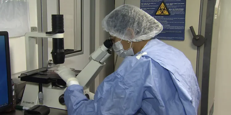 Desinformação sobre HIV dificulta diagnóstico, tratamento e combate ao preconceito, aponta pesquisa 14 Foto:Reprodução/TV Brasil