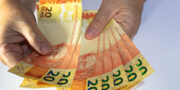 Pesquisa: 95% dos brasileiros relatam preocupação financeira; falta de reserva para emergências lidera receios
