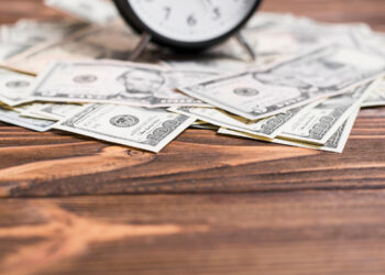 Dólar fecha estável, mas acumula queda de 1,82% em julho 23 Dólar fecha estável, mas acumula queda de 1,82% em julho