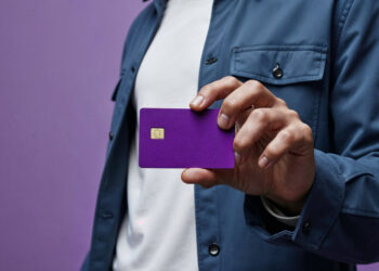 Nubank inaugura novo escritório em São Paulo e avança plano de investimento de R$ 2,5 bilhões. 20 Nubank inaugura novo escritório em São Paulo e avança plano de investimento de R$ 2,5 bilhões.