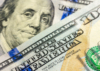 Dólar cai a R$ 5,08 e bolsa atinge maior nível desde maio