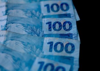 Dólar supera R$ 5,60 e Ibovespa aciona circuit breaker após reeleição de Lula 17 Dólar supera R$ 5,60 e Ibovespa aciona circuit breaker após reeleição de Lula