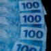 Dólar supera R$ 5,60 e Ibovespa aciona circuit breaker após reeleição de Lula