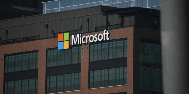 Microsoft oferece programa de saída voluntária a 60 mil funcionários em meio a investimentos em IA 14 Microsoft oferece programa de saída voluntária a 60 mil funcionários em meio a investimentos em IA microsoft saida voluntaria 60 mil funcionarios investimentos ia