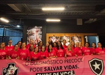 Outubro Rosa: Vasco e Botafogo unem torcidas em ação de conscientização sobre o câncer de mama 17 Outubro Rosa: Vasco e Botafogo unem torcidas em ação de conscientização sobre o câncer de mama