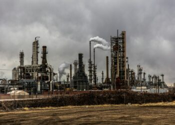 PMI da indústria brasileira cai ao menor nível desde 2023 com forte retração da produção 18 PMI da indústria brasileira cai ao menor nível desde 2023 com forte retração da produção
