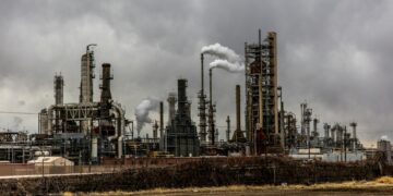 PMI da indústria brasileira cai ao menor nível desde 2023 com forte retração da produção 15 PMI da indústria brasileira cai ao menor nível desde 2023 com forte retração da produção